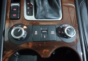 Подержанный автомобиль Volkswagen Touareg 2011 года (14 фото)