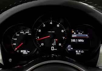 Подержанный автомобиль Porsche Macan 2017 года (14 фото)