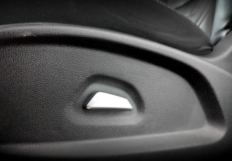 Подержанный автомобиль Москвич 3е 2023 года (21 фото)