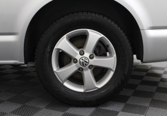 Подержанный автомобиль Volkswagen Multivan 2015 года (7 фото)