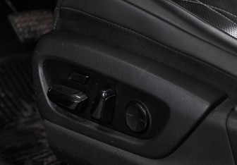 Подержанный автомобиль Lexus ES 2020 года (10 фото)