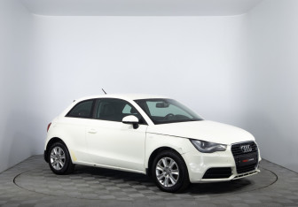 Подержанный автомобиль Audi A1 2011 года (3 фото)