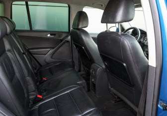 Подержанный автомобиль Volkswagen Tiguan 2010 года (10 фото)