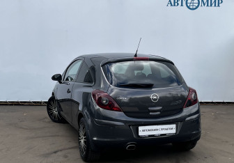 Подержанный автомобиль Opel Corsa 2013 года (7 фото)