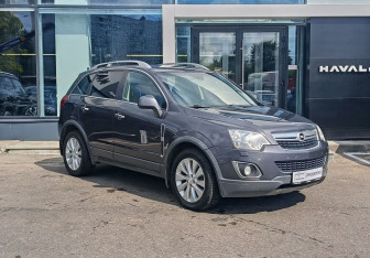 Подержанный автомобиль Opel Antara 2014 года (3 фото)