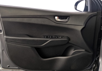 Подержанный автомобиль Hyundai Solaris Sedan 2020 года (18 фото)