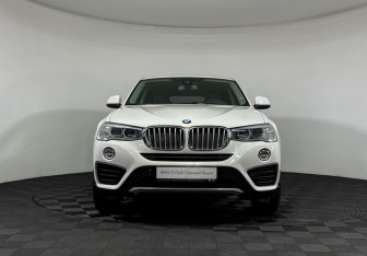 Подержанный автомобиль BMW X4 2016 года (3 фото)