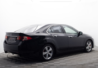 Подержанный автомобиль Honda Accord Sedan 2011 года (5 фото)