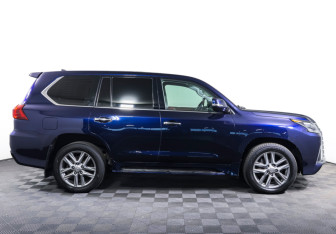 Подержанный автомобиль Lexus LX 2015 года (4 фото)