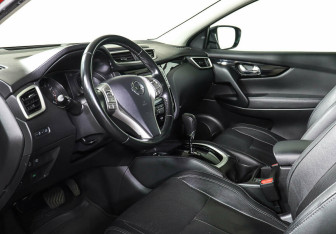 Подержанный автомобиль Nissan Qashqai 2014 года (9 фото)
