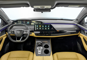 Подержанный автомобиль Changan UNI-K 2024 года (14 фото)