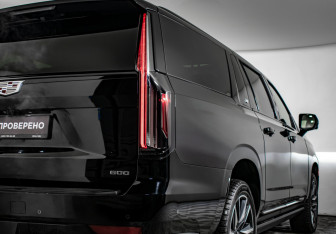 Подержанный автомобиль Cadillac Escalade Suv 2023 года (31 фото)