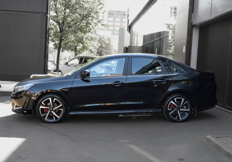 Подержанный автомобиль Kaiyi E5 2023 года (8 фото)