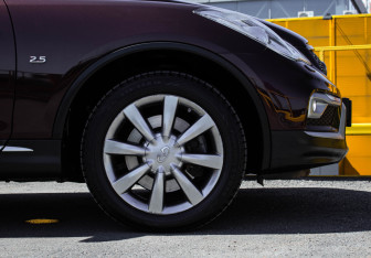 Подержанный автомобиль Infiniti QX50 2016 года (13 фото)