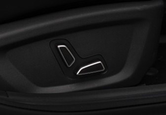 Подержанный автомобиль Changan UNI-V 2023 года (18 фото)