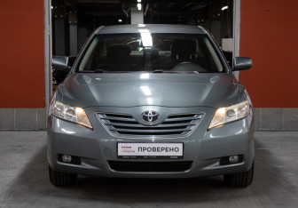 Подержанный автомобиль Toyota Camry Sedan 2006 года (2 фото)