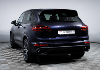 Подержанный автомобиль Porsche Cayenne 2016 года (7 фото)