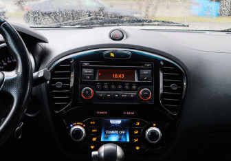 Подержанный автомобиль Nissan Juke 2014 года (10 фото)
