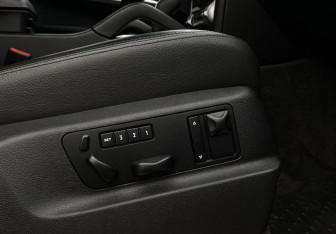 Подержанный автомобиль Porsche Cayenne 2004 года (21 фото)