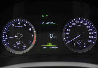 Подержанный автомобиль Hyundai Sonata 2017 года (11 фото)