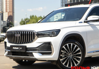 Подержанный автомобиль Geely Monjaro 2025 года (19 фото)