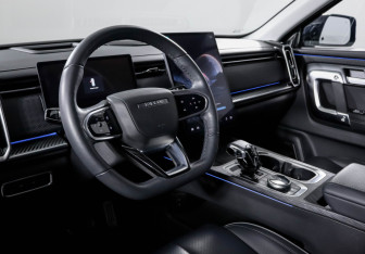 Подержанный автомобиль Jaecoo J7 2023 года (14 фото)