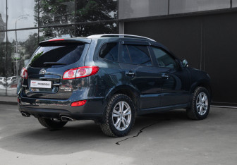 Подержанный автомобиль Hyundai Santa Fe 2011 года (4 фото)