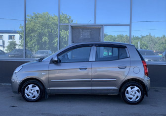 Подержанный автомобиль Kia Picanto 2009 года (8 фото)