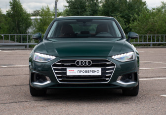 Подержанный автомобиль Audi A4 Sedan 2021 года (2 фото)