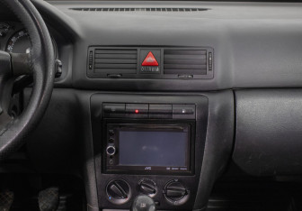 Подержанный автомобиль Skoda Octavia Liftback 2008 года (14 фото)