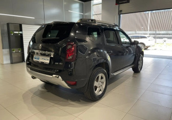 Подержанный автомобиль Renault Duster 2015 года (4 фото)