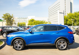 Подержанный автомобиль Haval F7 2022 года (6 фото)