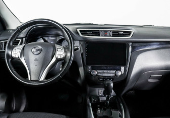 Подержанный автомобиль Nissan Qashqai 2018 года (10 фото)