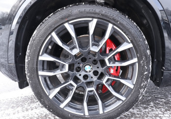 Подержанный автомобиль BMW X5 2025 года (27 фото)