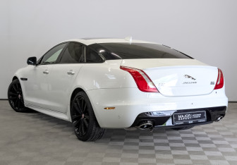 Подержанный автомобиль Jaguar XJ 2016 года (7 фото)