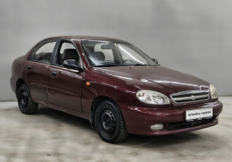 Подержанный автомобиль Chevrolet Lanos 2008 года (3 фото)