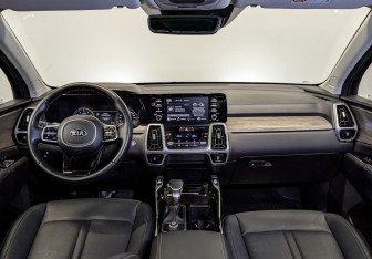 Подержанный автомобиль Kia Sorento 2021 года (14 фото)