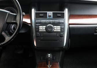 Подержанный автомобиль Nissan Teana 2006 года (14 фото)