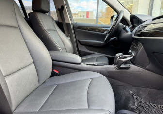 Подержанный автомобиль BMW X1 2010 года (10 фото)