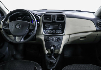 Подержанный автомобиль Renault Logan Sedan 2015 года (7 фото)