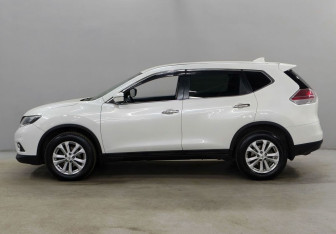 Подержанный автомобиль Nissan X-Trail 2017 года (8 фото)