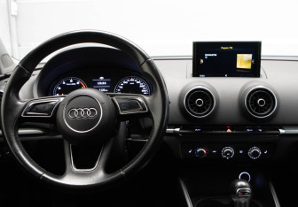 Подержанный автомобиль Audi A3 Sedan 2016 года (8 фото)