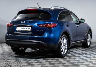 Подержанный автомобиль Infiniti FX 2012 года (5 фото)