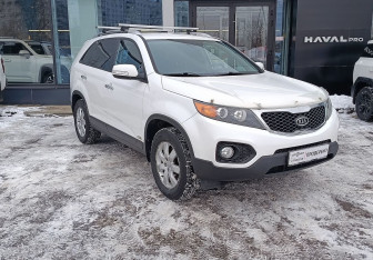 Подержанный автомобиль Kia Sorento 2012 года (3 фото)