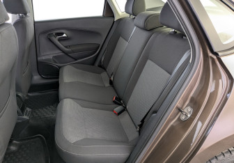 Подержанный автомобиль Volkswagen Polo Sedan 2015 года (12 фото)