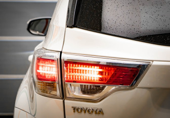 Подержанный автомобиль Toyota Highlander 2014 года (31 фото)