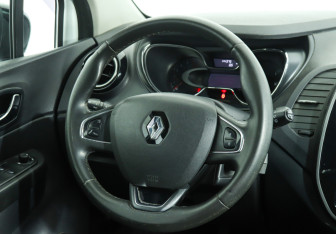Подержанный автомобиль Renault Kaptur 2017 года (16 фото)
