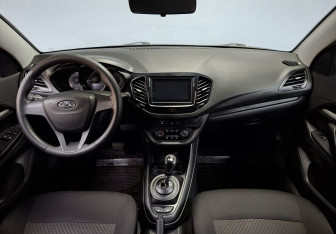 Подержанный автомобиль LADA (ВАЗ) Vesta Sedan 2018 года (17 фото)