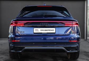 Подержанный автомобиль Audi Q8 2021 года (5 фото)