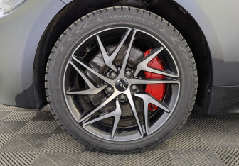 Подержанный автомобиль Kia Stinger 2023 года (12 фото)